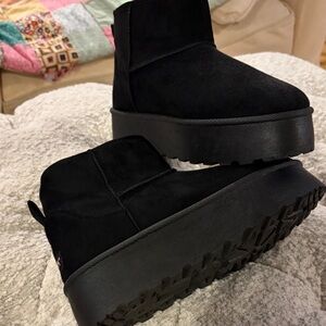 Avalanche Black Winter Platform Boots